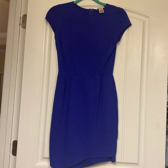 Dress - Picture 2 of 2